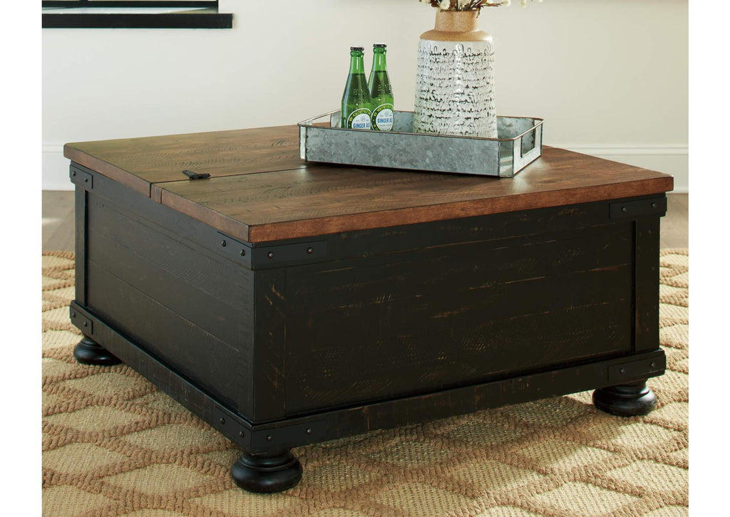Valebeck Coffee Table with 2 End Tables room view