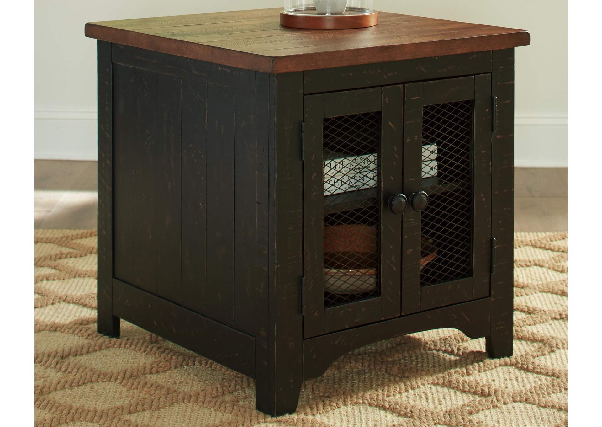 Valebeck Coffee Table with 2 End Tables room view
