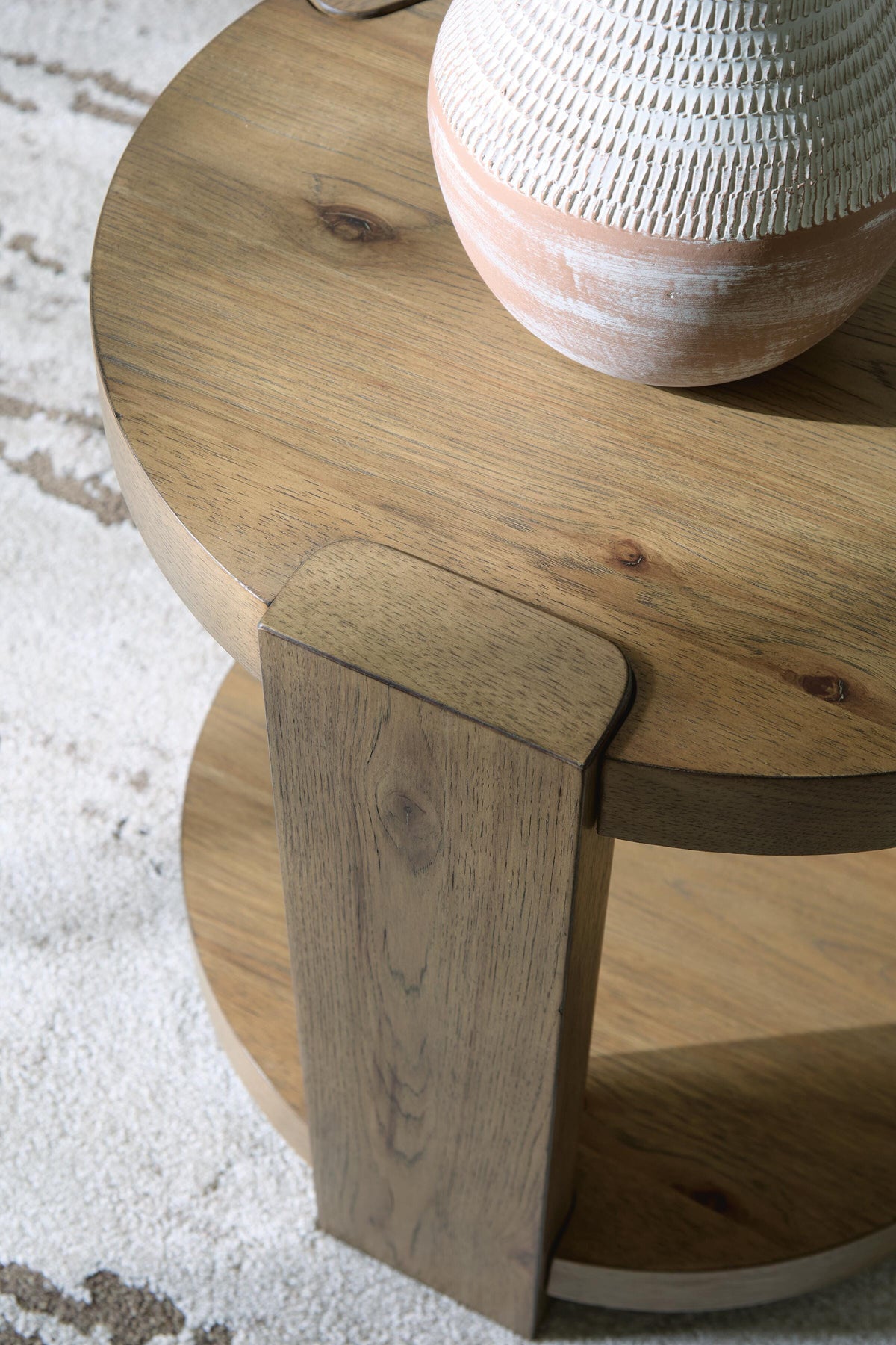 Flangren End Table in Light Brown, detail view