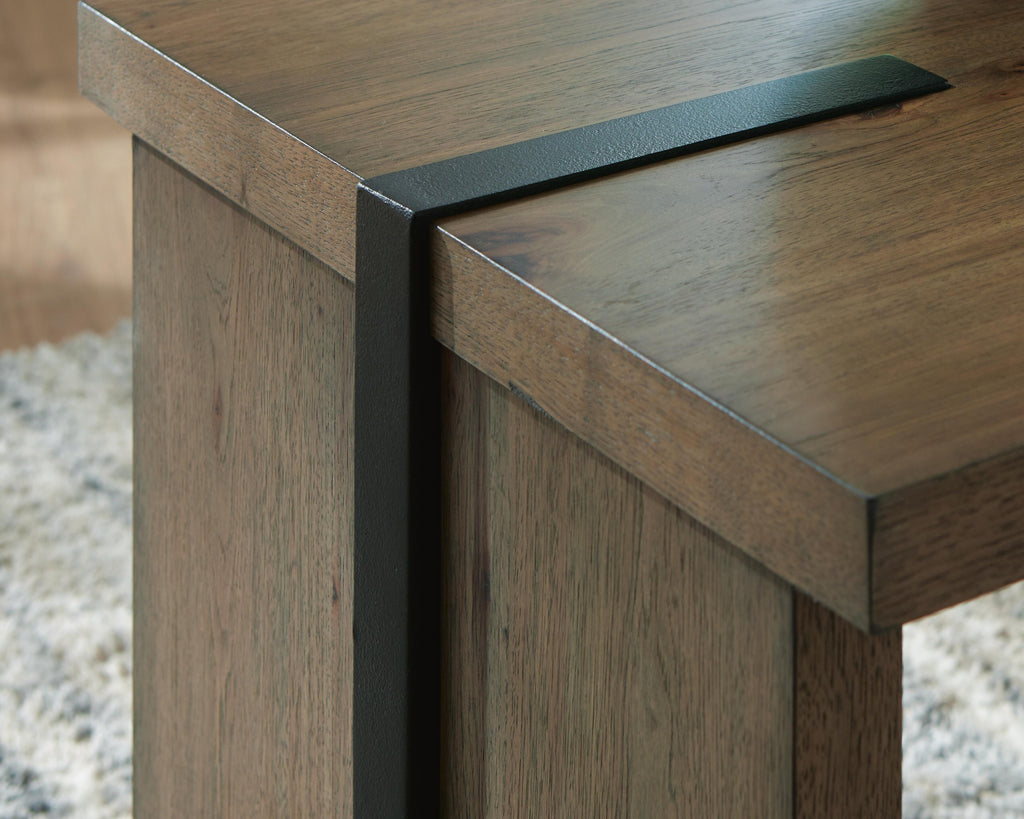 Kandinew End Table in Light Brown, detail view