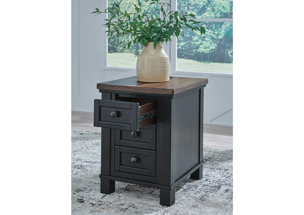 Wildenauer Chairside End Table