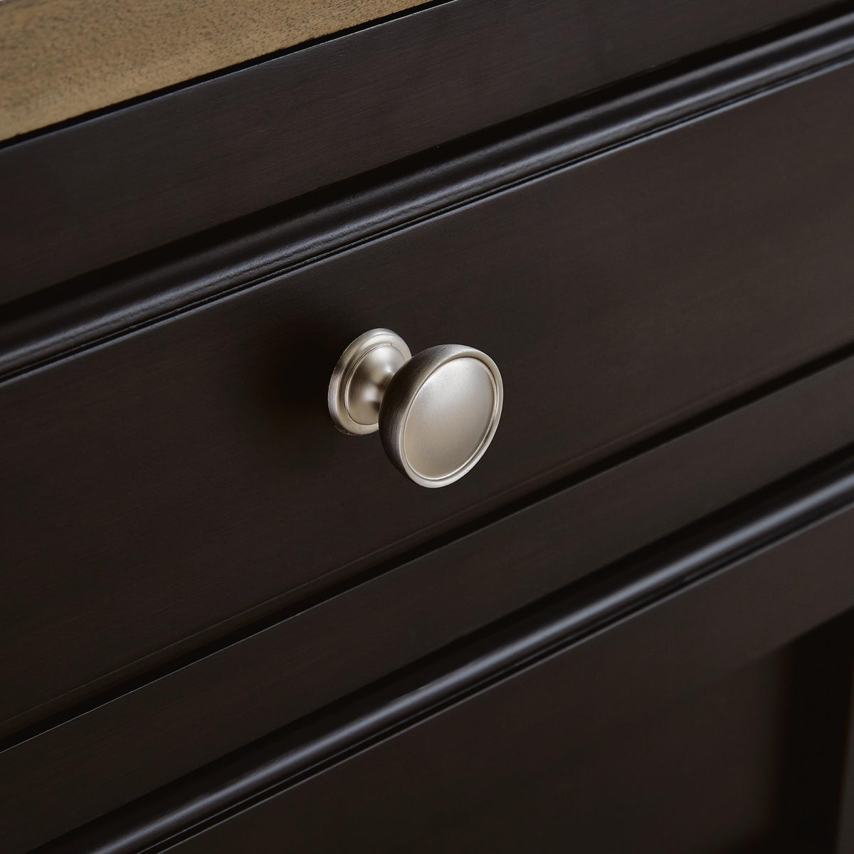 Drazmine Lift-Top Coffee Table in Brown, detail view