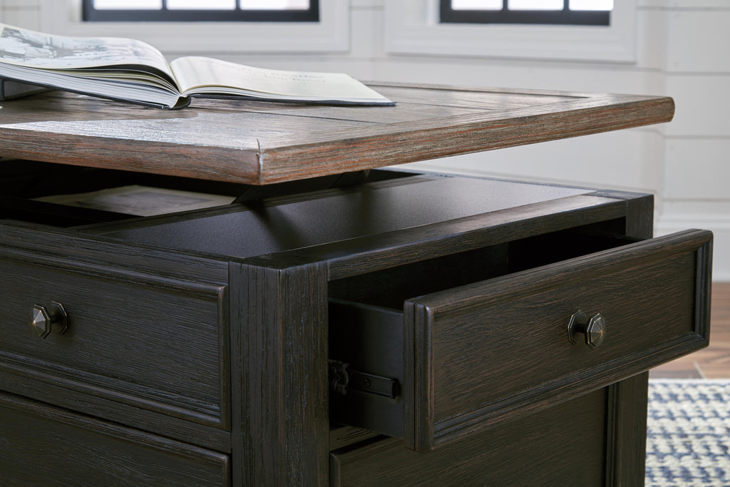 Tyler Creek Coffee Table with Lift Top in Grayish Brown/Black, detail view