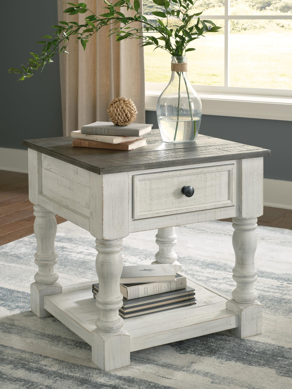 Havalance End Table in White/Gray, alternate view 3