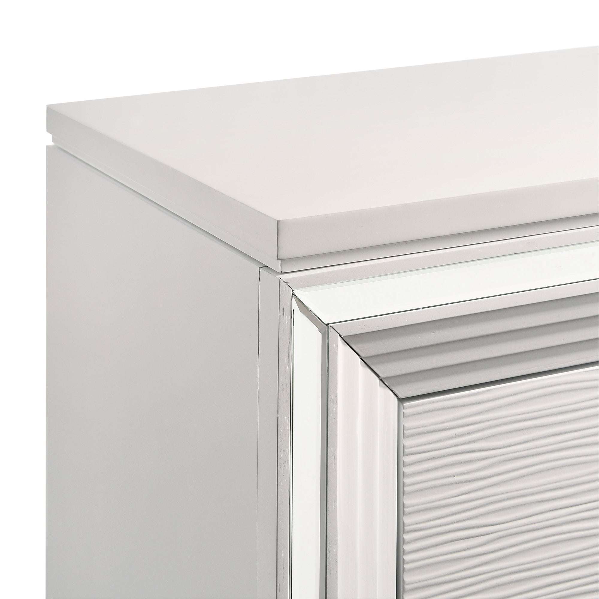 Twenty Nine Chest White