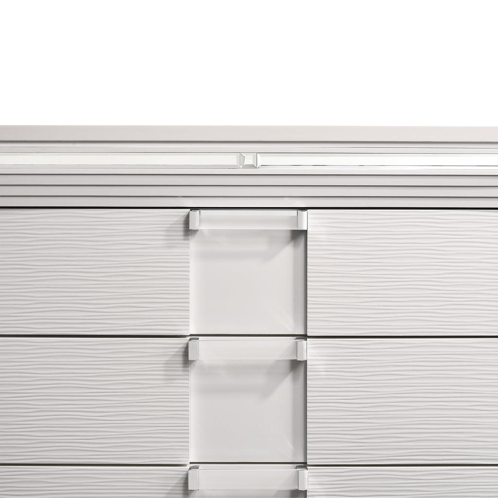 Twenty Nine Chest White