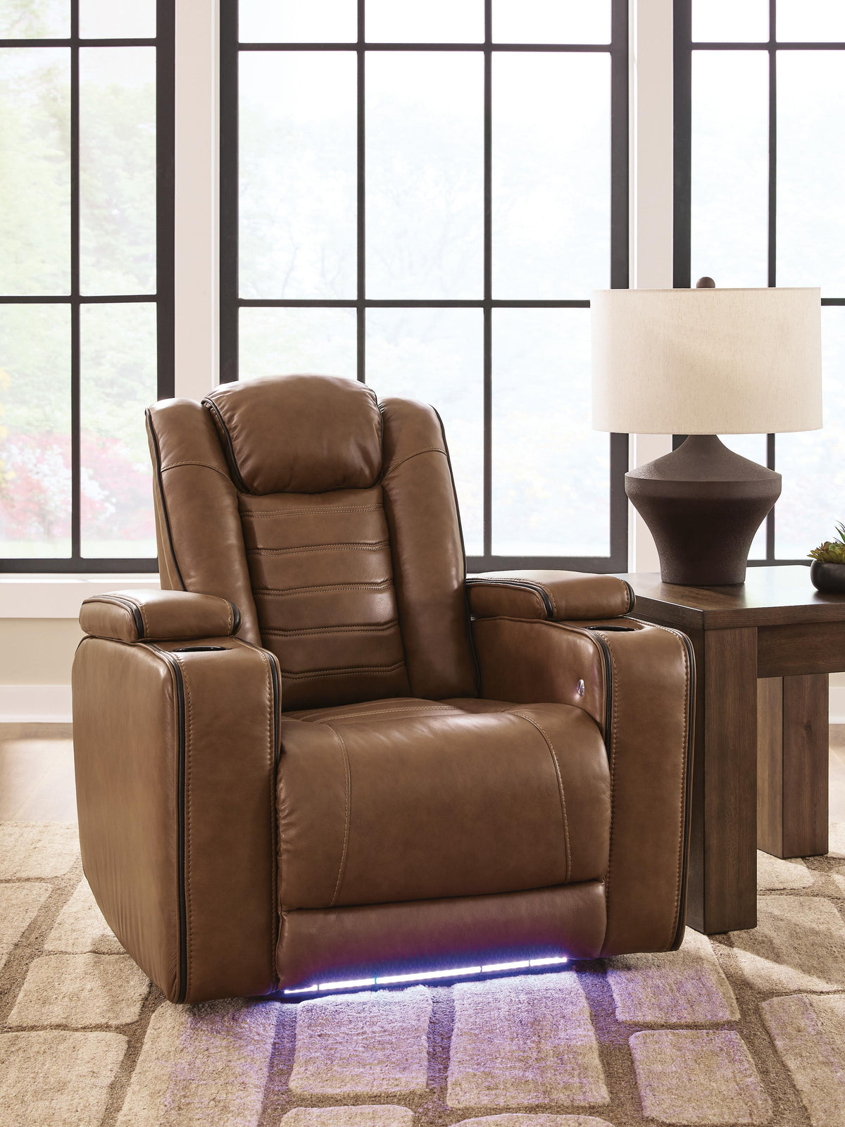 Gruaro Power Recliner in Amber, closed view