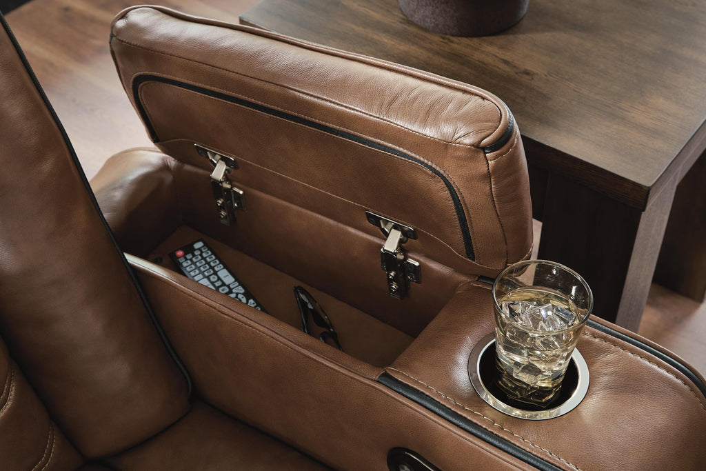 Gruaro Power Recliner in Amber, detail view